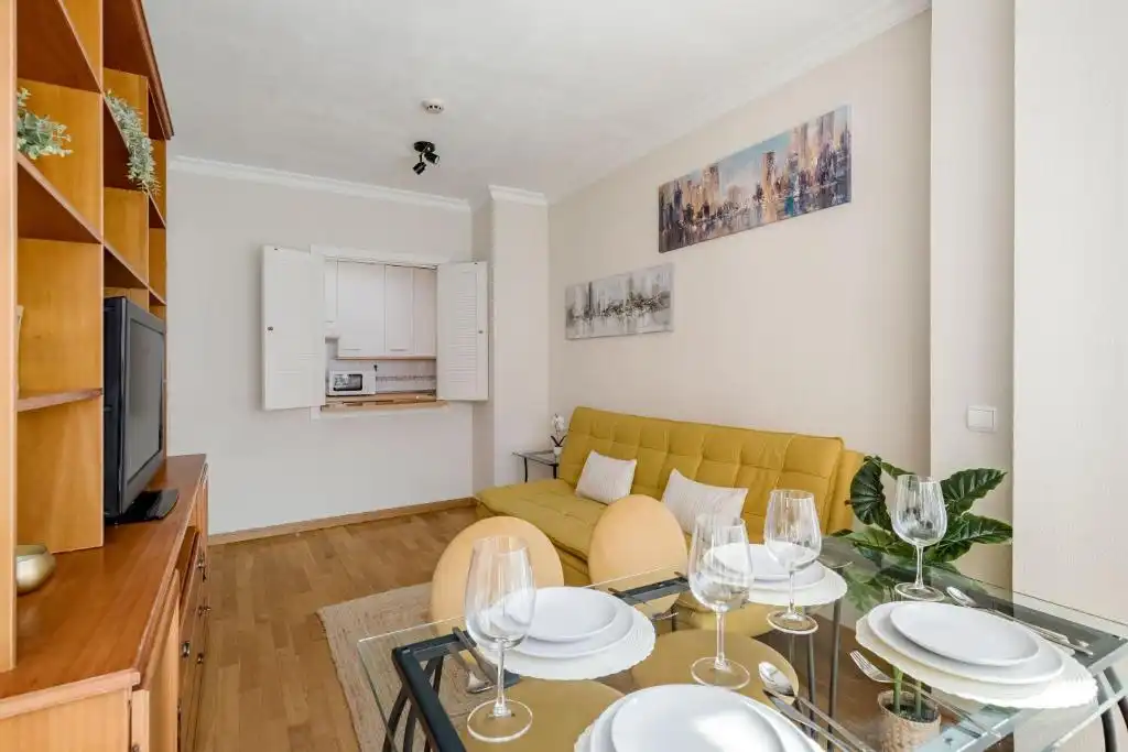 Menjador de Apartament en venda en Madrid amb Aire condicionat i Moblat