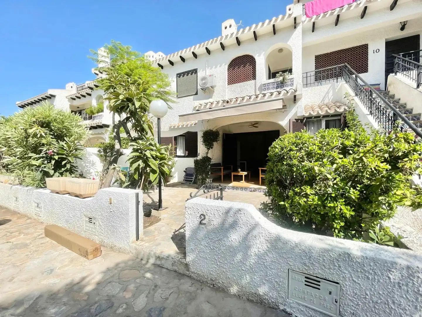 Vista exterior de Casa o xalet de lloguer en Orihuela amb Terrassa, Piscina i Moblat