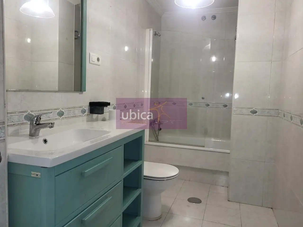 Bathroom of Attic for sale in Vigo   with Heating, Parquet flooring and Terrace