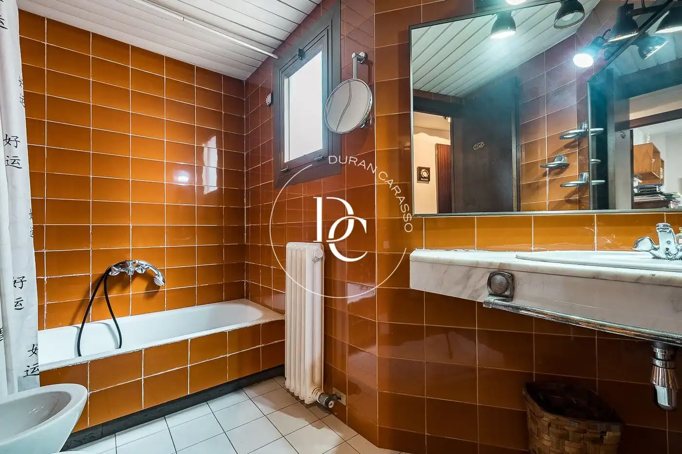 Baño de Piso en venta en Barcelona con Calefacción y Balcón