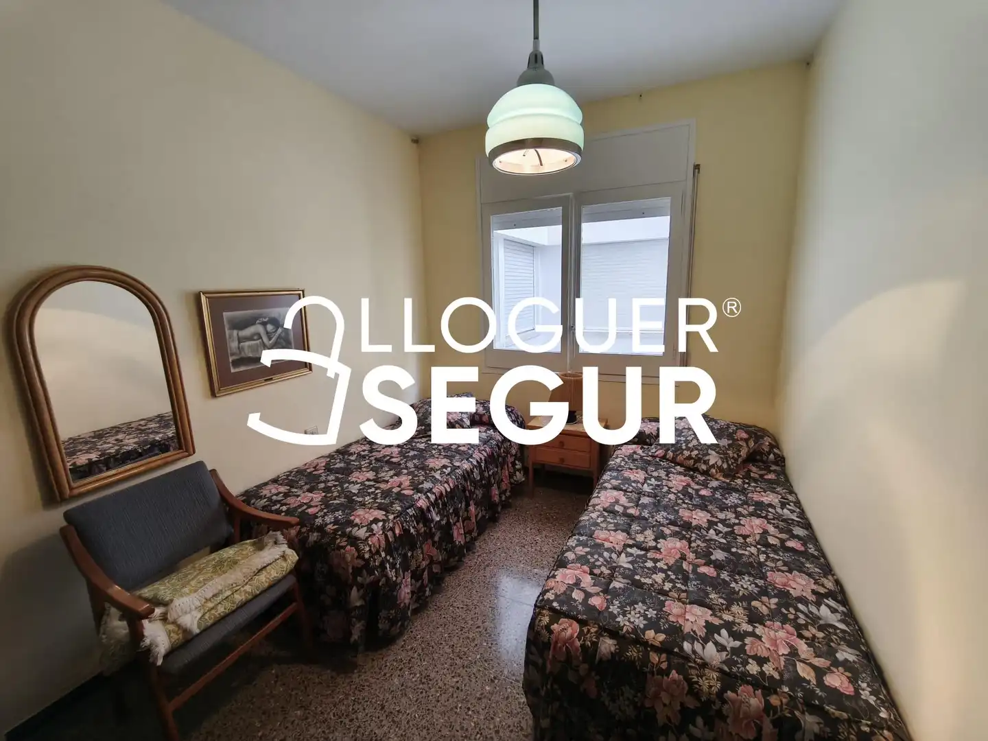 Habitación de Piso de alquiler en Pineda de Mar con Terraza y Amueblado