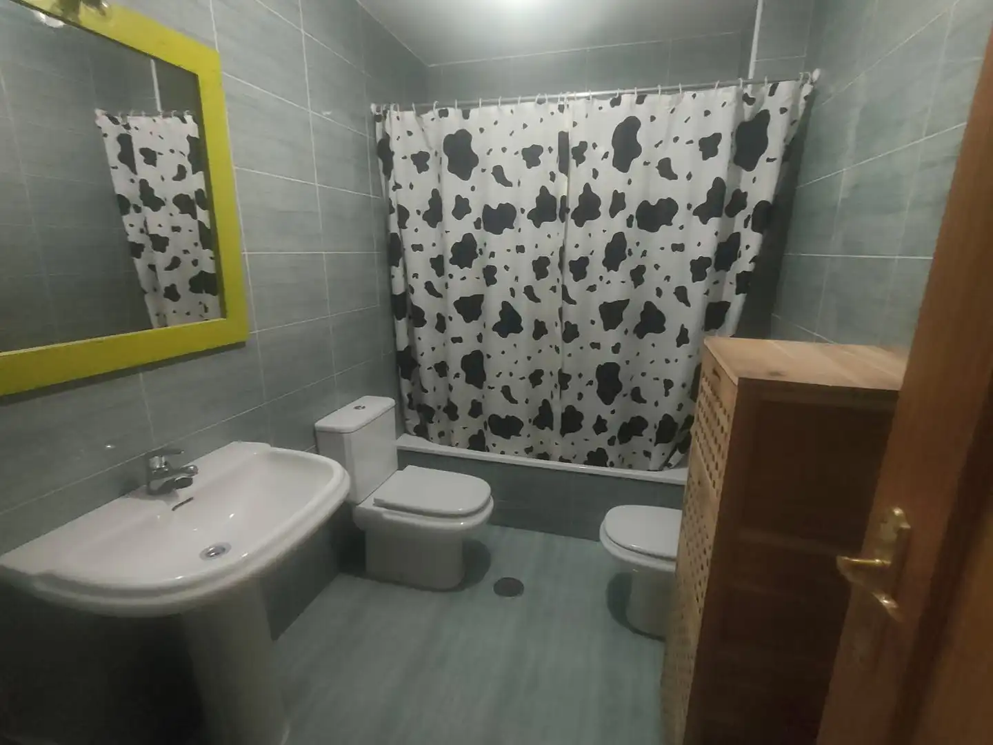 Bany de Pis en venda en Monfarracinos amb Piscina i Balcó