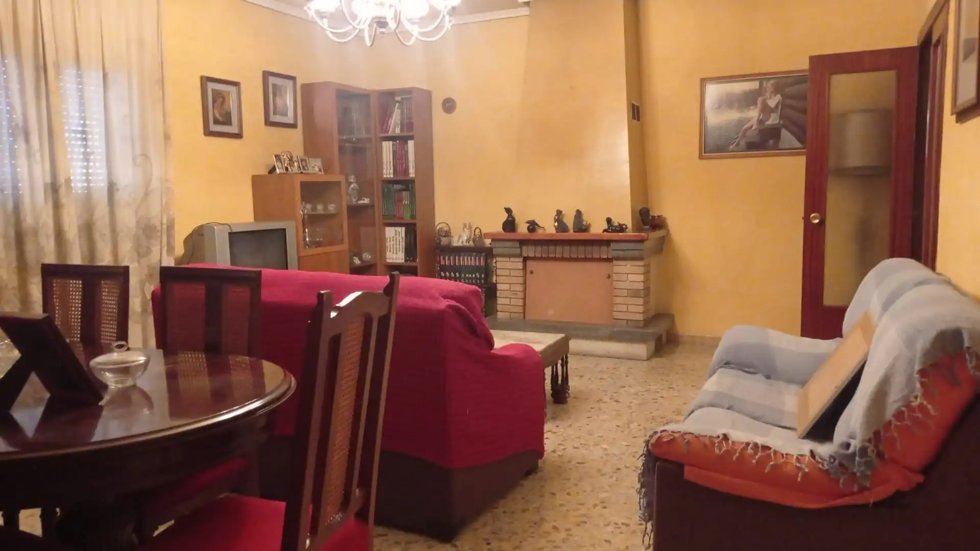 Casa adosada en venda a Monzón