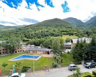 Vista exterior de Apartament en venda en Espot amb Terrassa i Balcó