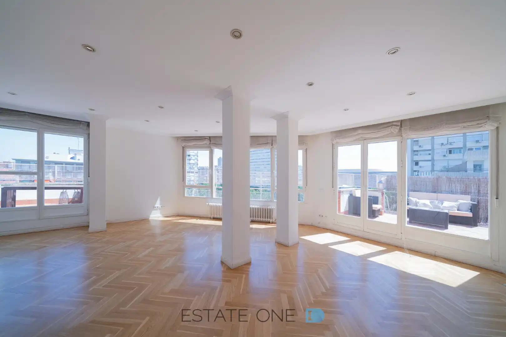 Sala de estar de Ático de alquiler en Madrid con Aire acondicionado, Calefacción y Terraza