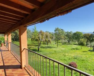 Jardí de Casa o xalet en venda en Hoyos amb Aire condicionat, Calefacció i Terrassa