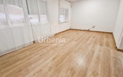 Bedroom of Flat for sale in Mataró