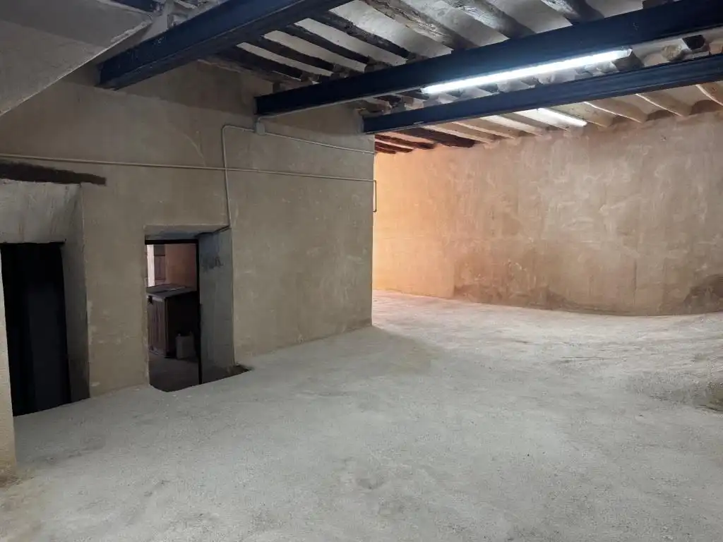 Casa adosada en venta en Valderrobres con Calefacción, Horno y Lavadora