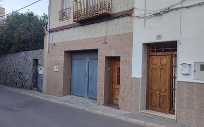 Vista exterior de Casa o xalet en venda en Chiva amb Aire condicionat, Terrassa i Balcó