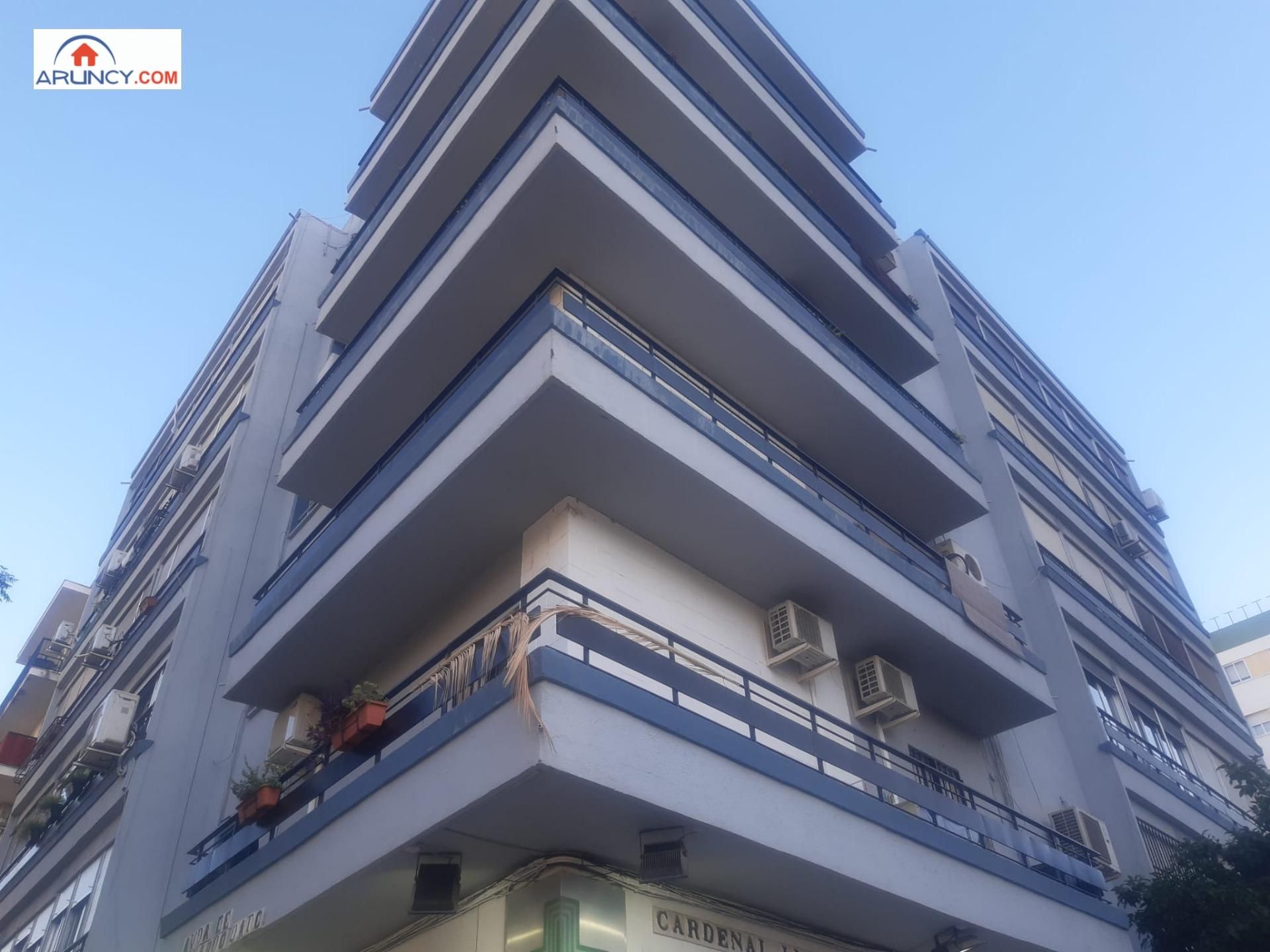 Exterior view of Flat for sale in  Sevilla Capital