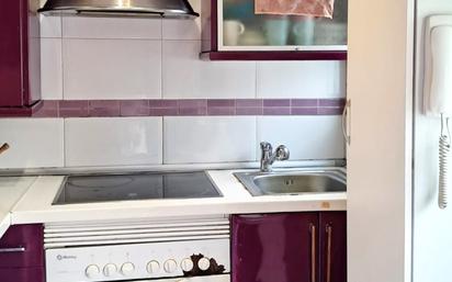 Kitchen of Flat for sale in Oviedo   with Heating and Private garden