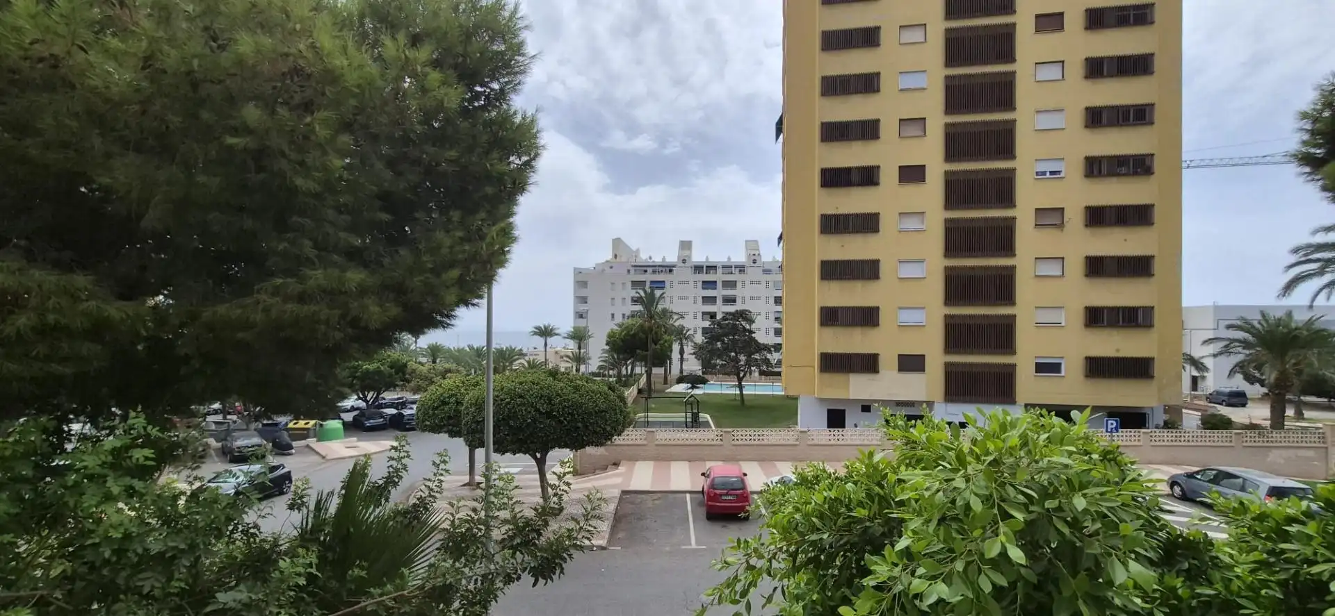 Vista exterior de Piso en venta en Roquetas de Mar con Terraza y Amueblado