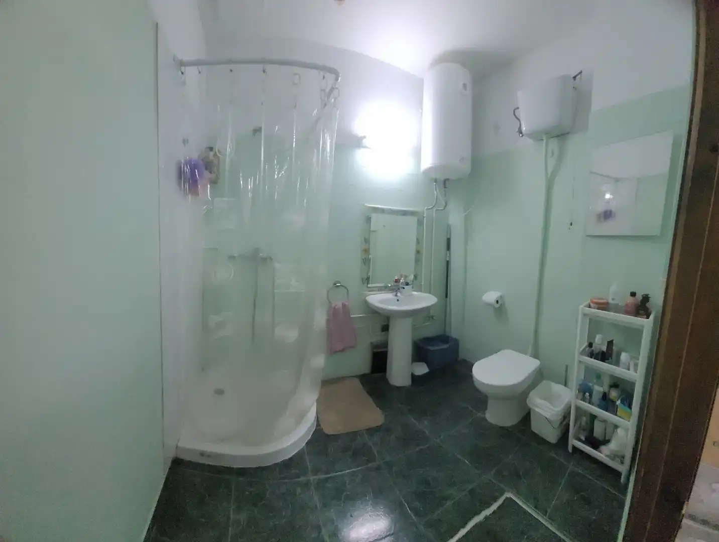 Baño de Piso para compartir en Cerro - Amate