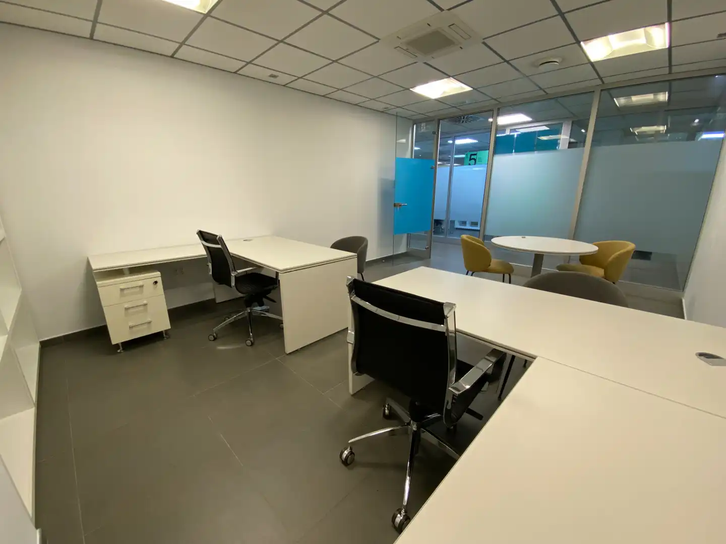 Office space with lift to rent in Calle Chillida 4, imagen 2