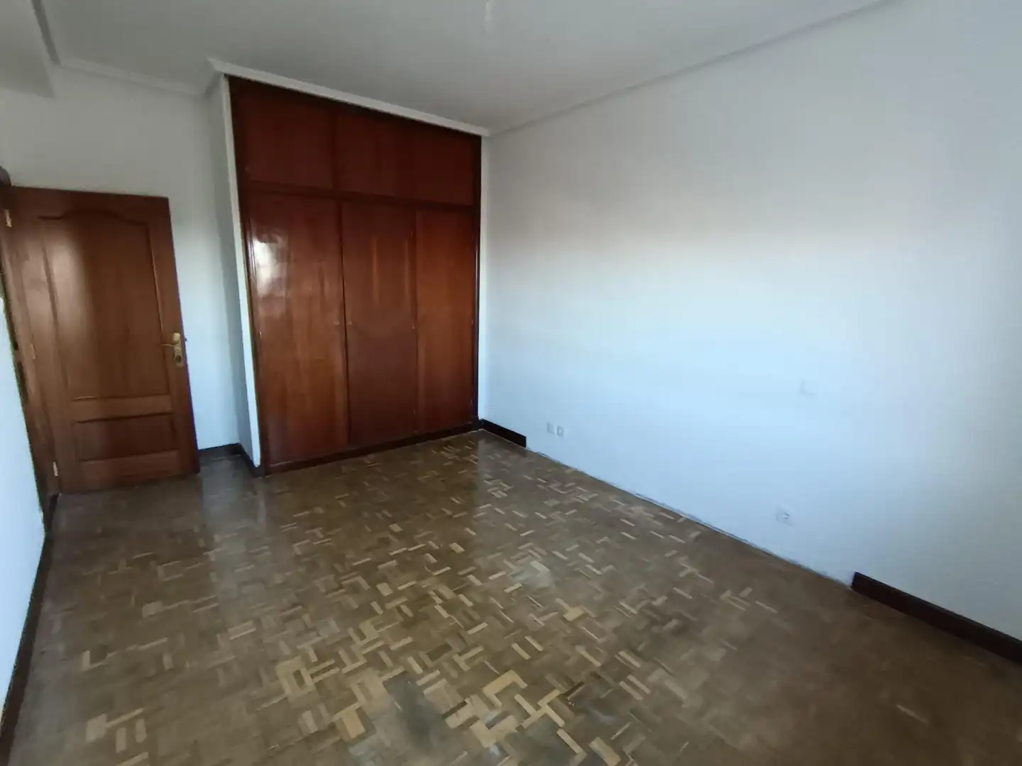 Habitación de Piso de alquiler en Valladolid con Calefacción, Parquet y Terraza
