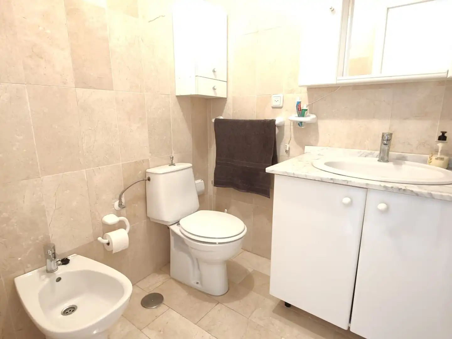 Badezimmer von Wohnung zur Miete in Almuñécar mit Klimaanlage und Terrasse