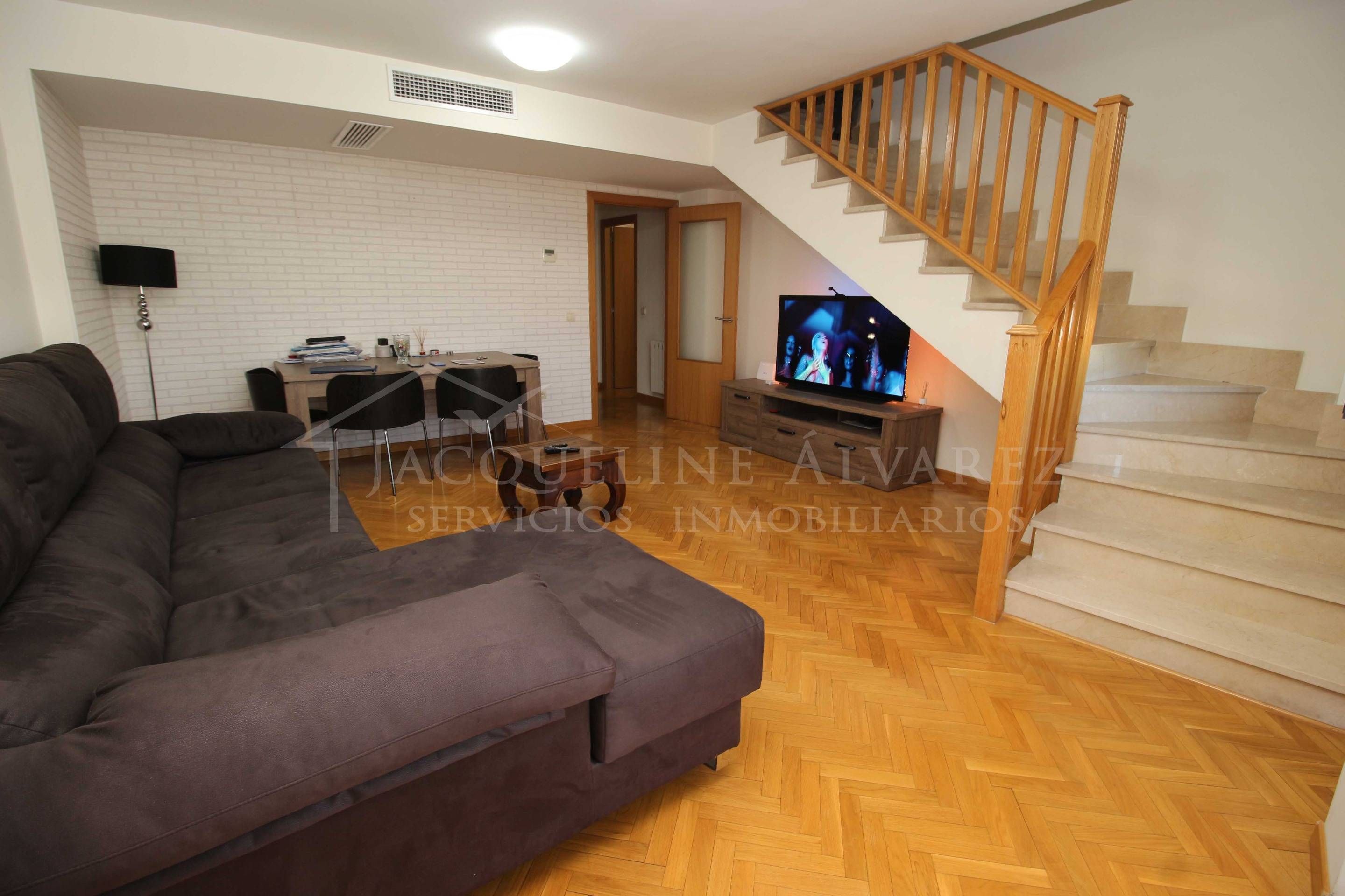 Duplex for sale in Yuncos  with Air Conditioner, Parquet flooring and Balcony