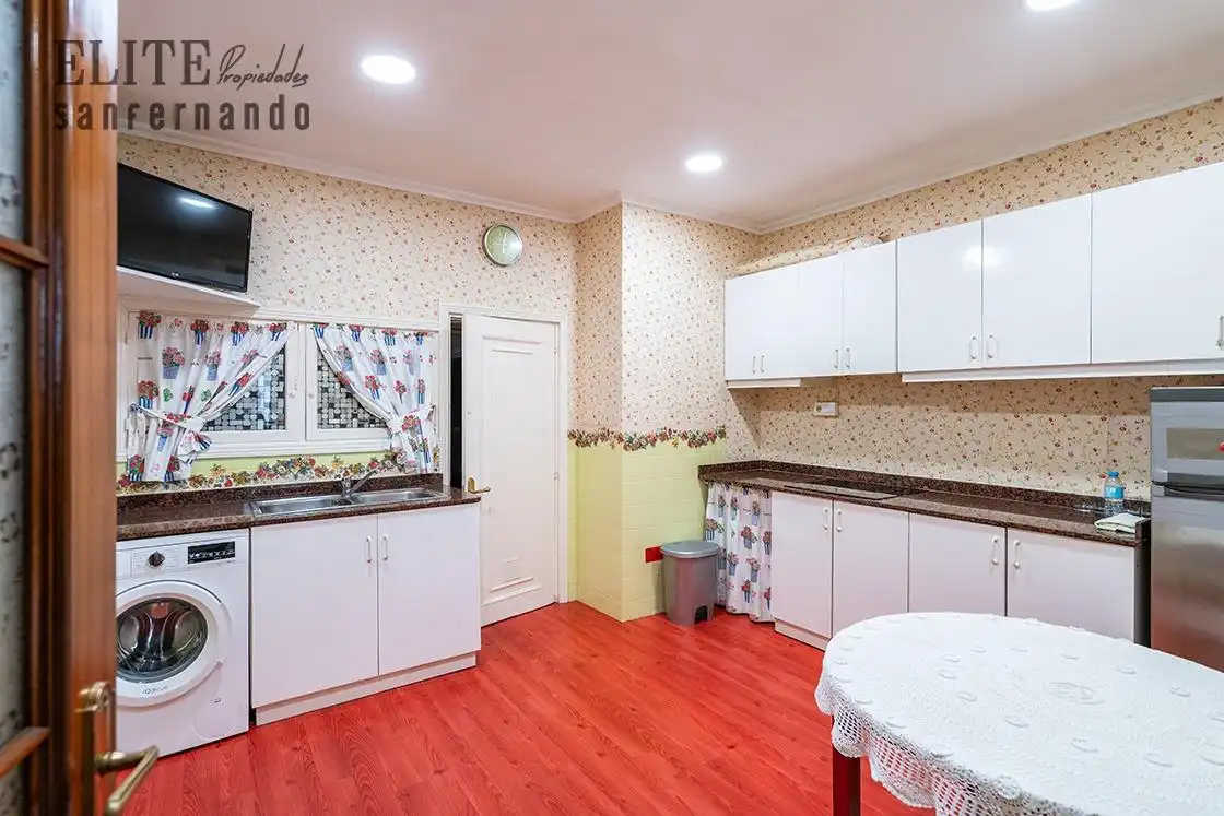 Kitchen of Houses for sale in Santander  with Heating and Private garden