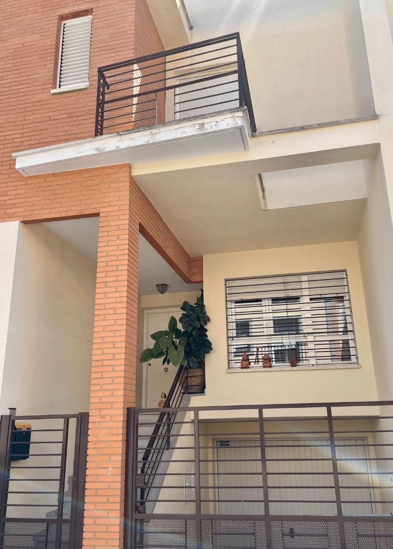 Vista exterior de Casa adosada en venda en Don Benito amb Aire condicionat, Calefacció i Moblat