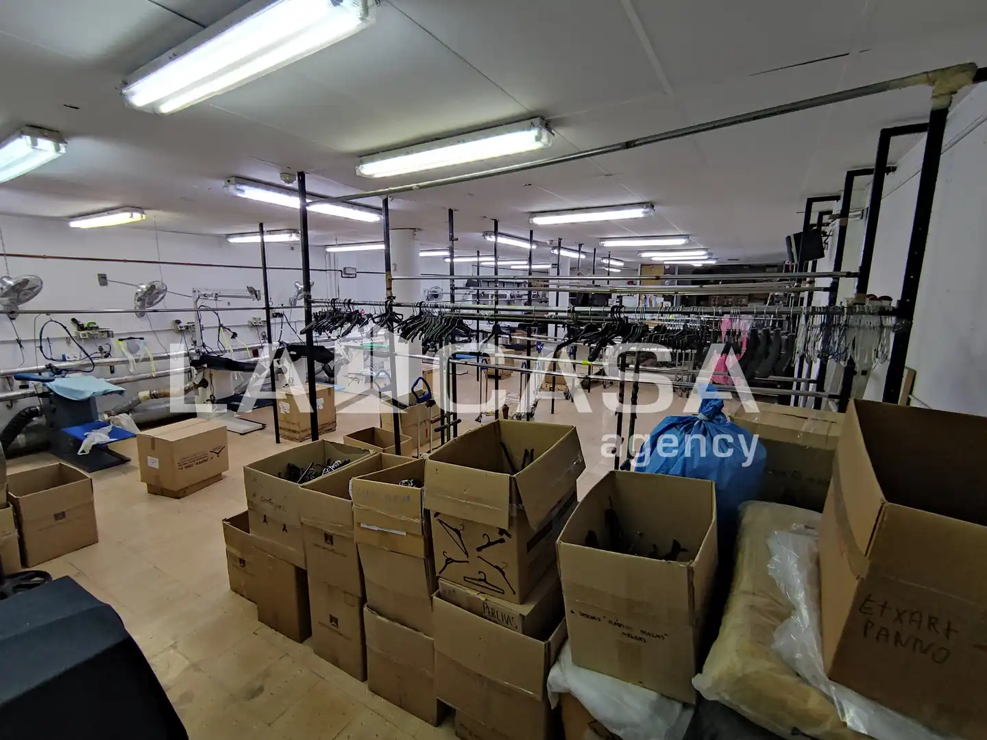 Local comercial en venda a Can Mariner, imagen 3