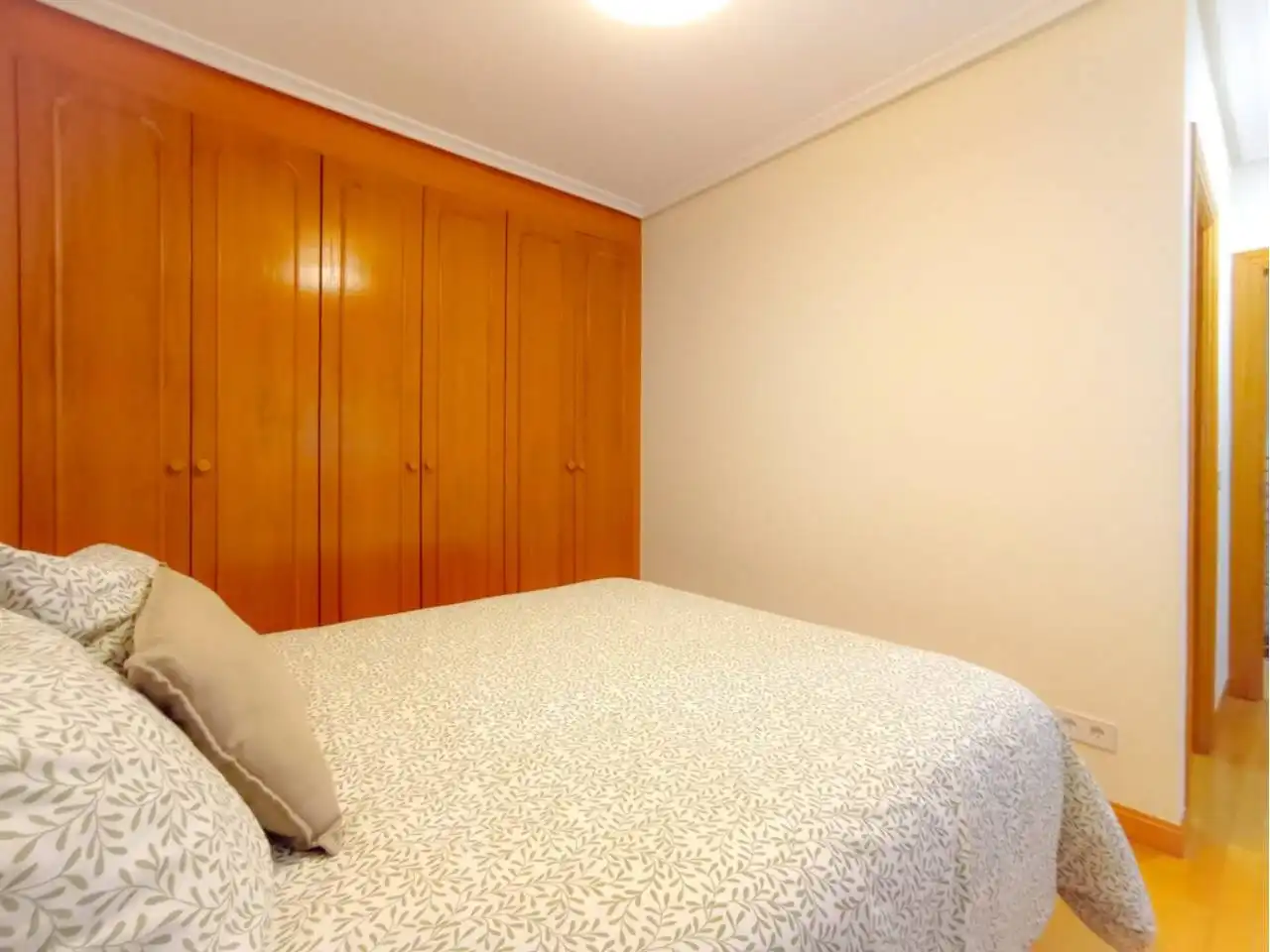 Dormitori de Apartament en venda en Burgos amb Calefacció, Parquet i Traster