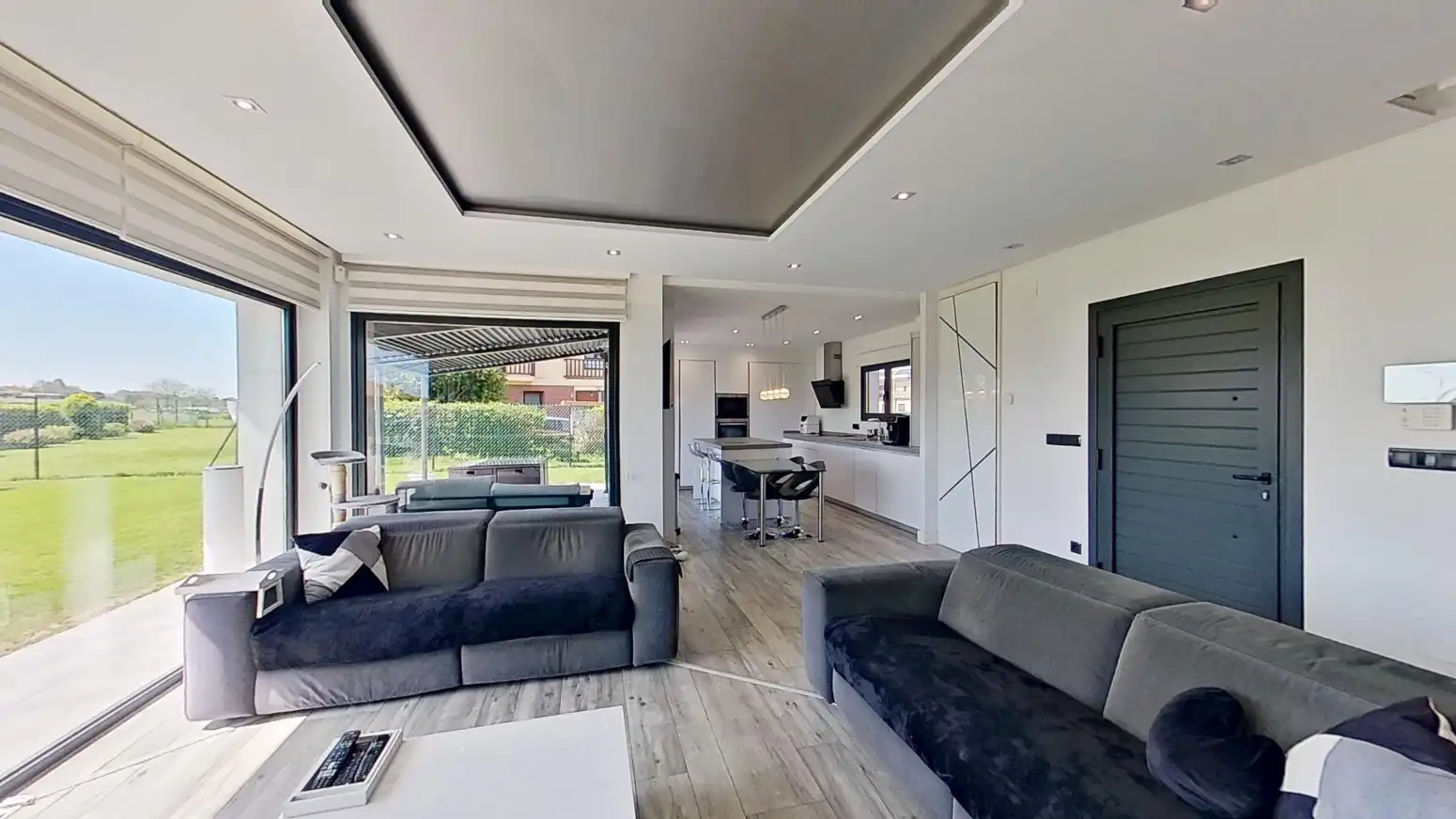 Sala d'estar de Casa o xalet en venda en Santander amb Terrassa i Moblat