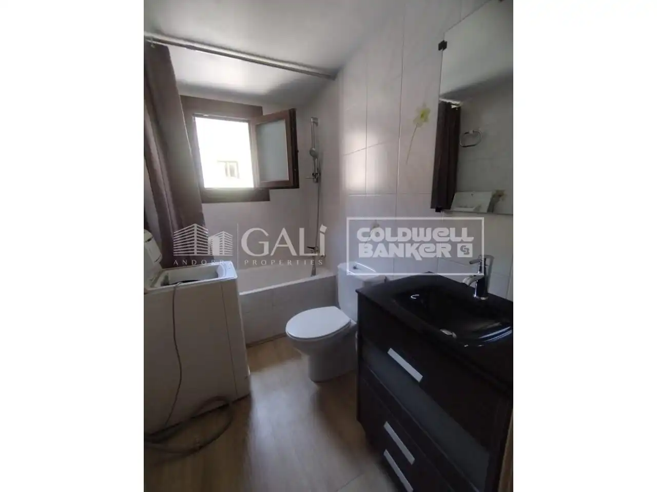 Bathroom of Study for rent in Encamp  with Heating, Parquet flooring and Terrace