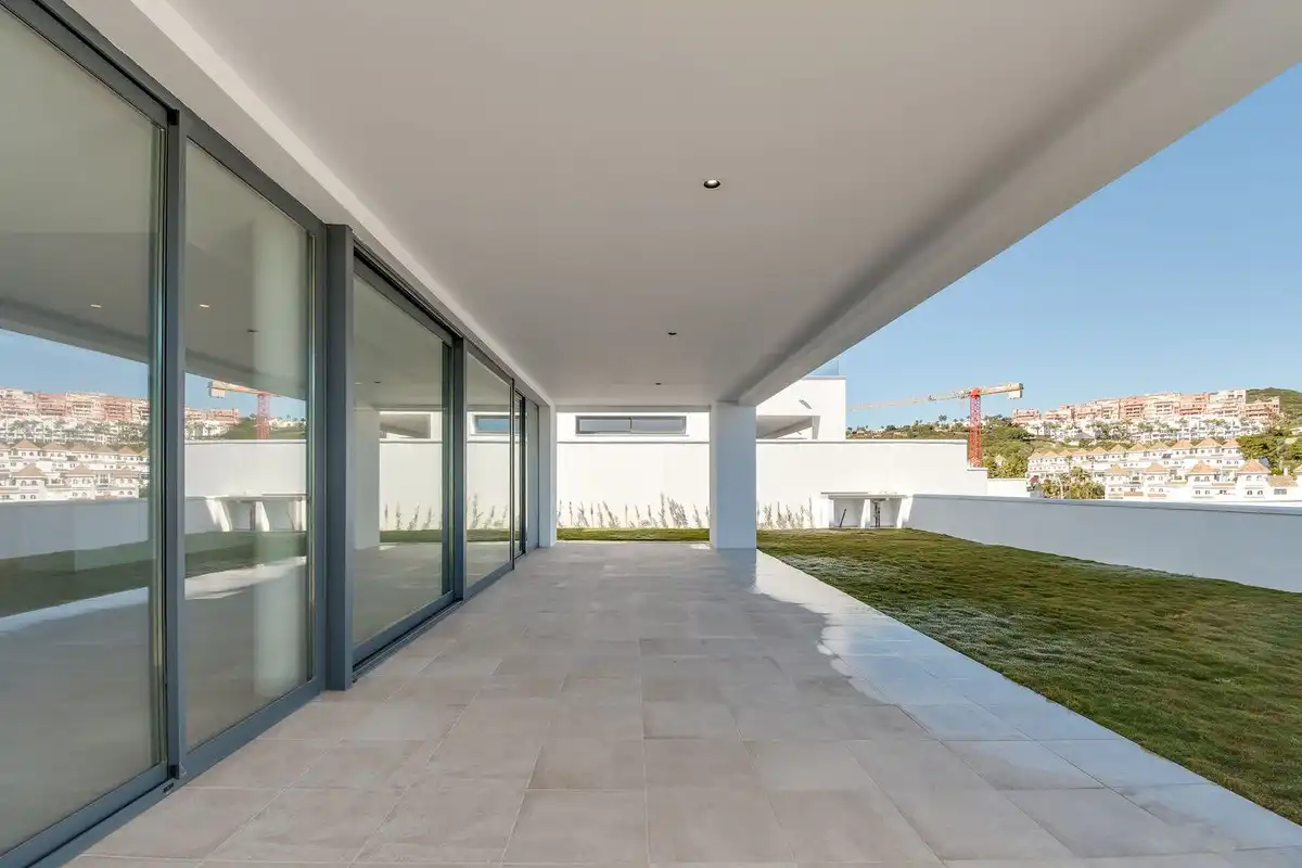 Terrassa de Casa o xalet en venda en Manilva amb Aire condicionat, Jardí privat i Terrassa