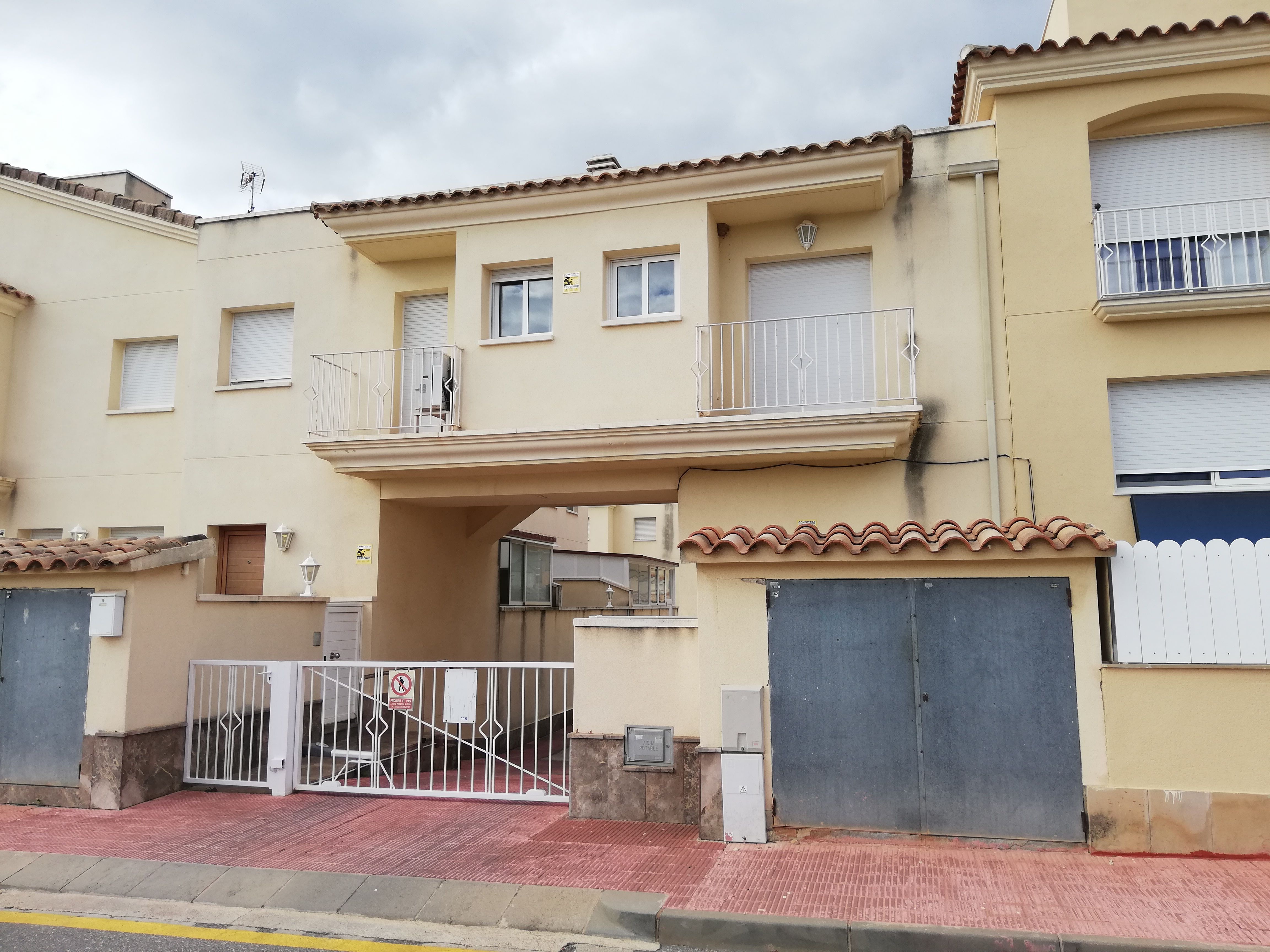 Exterior view of Flat for sale in La Riera de Gaià  with Air Conditioner, Terrace and Community pool