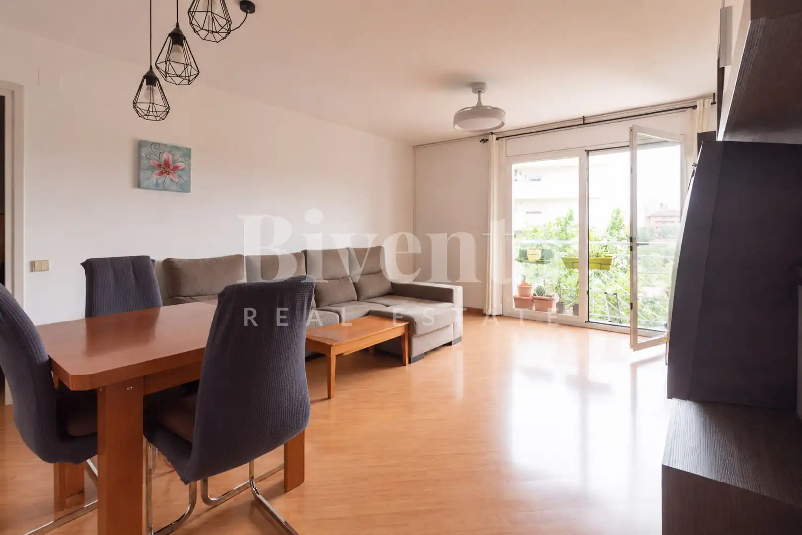 Living room of Flat for sale in Igualada  with Heating, Parquet flooring and Balcony