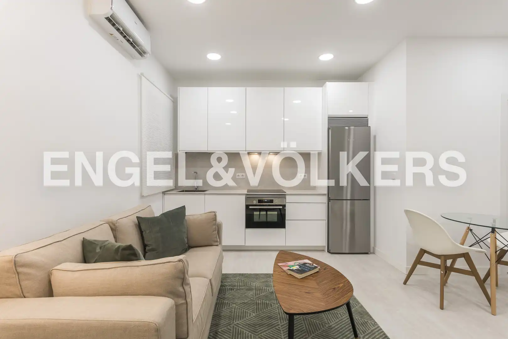 Sala de estar de Apartamento de alquiler en Madrid con Aire acondicionado y Calefacción