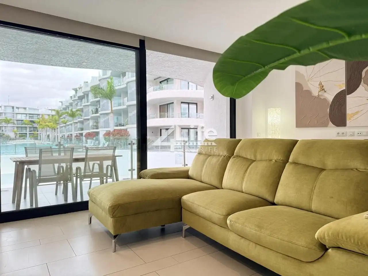 Sala de estar de Apartamento de alquiler en Arona con Aire acondicionado, Terraza y Piscina