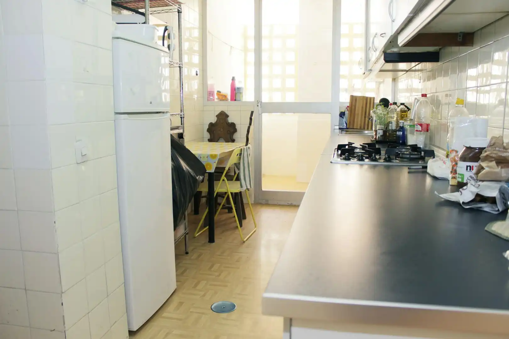 Küche von Wohnung zur untervermieten in Sevilla mit Möbliert, Waschmaschine und Fernseher