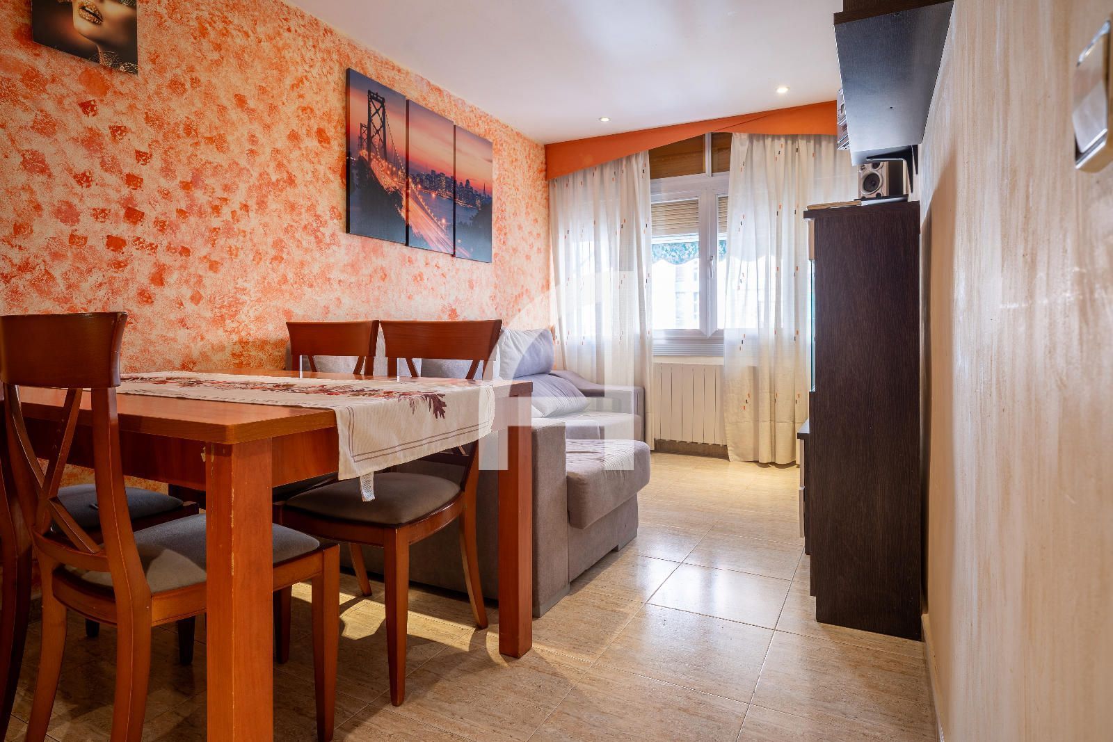 Dormitori de Pis en venda en Cornellà de Llobregat amb Aire condicionat, Calefacció i Moblat