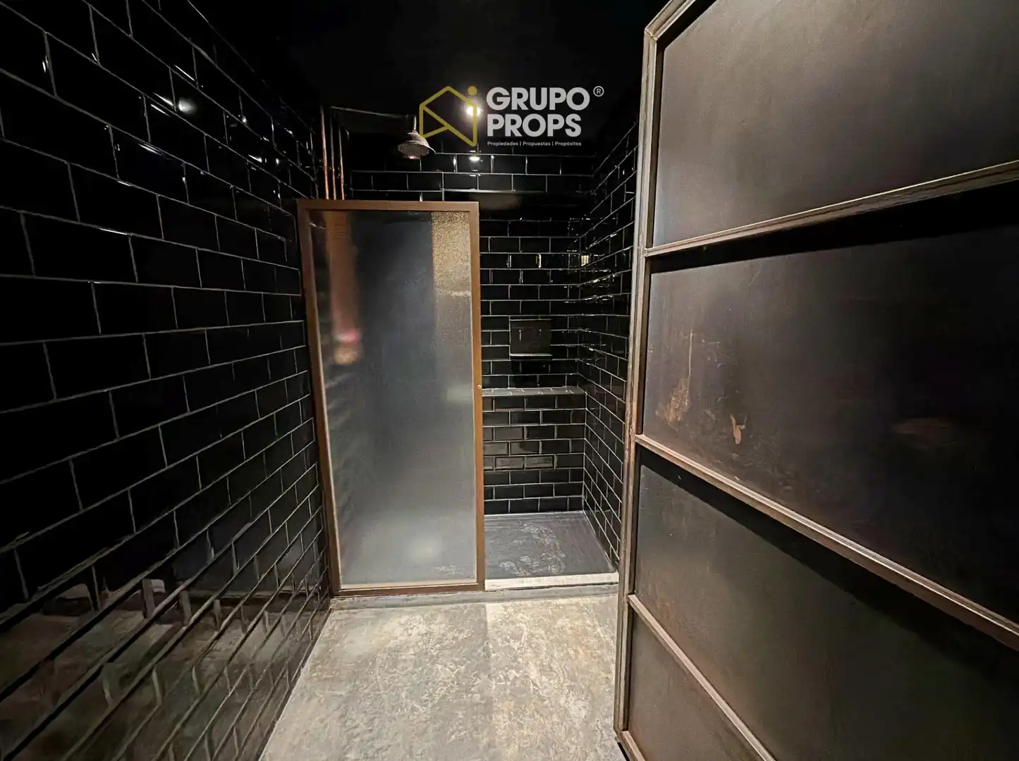 Baño de Local de alquiler en Madrid