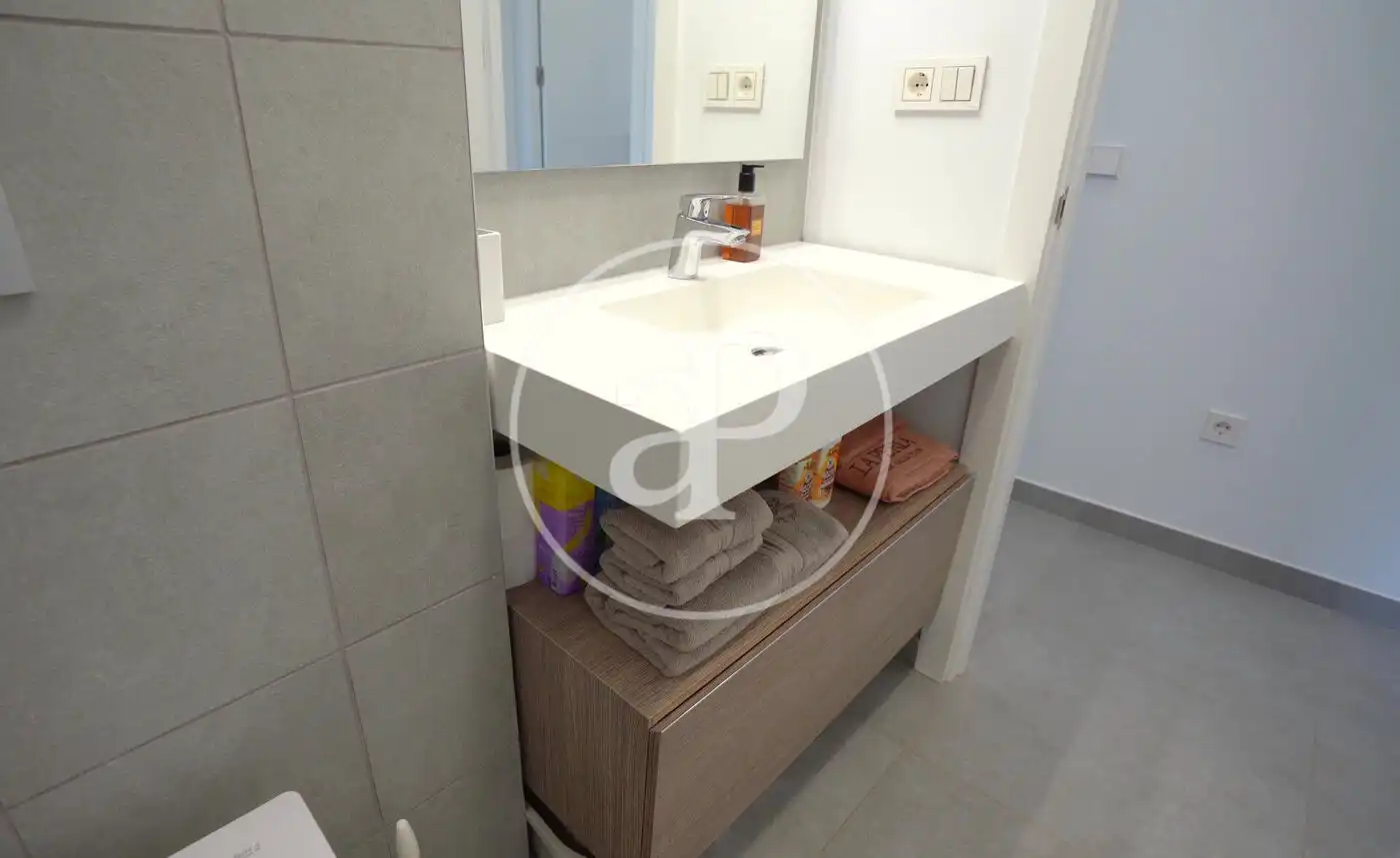 Badezimmer von Einfamilien-Reihenhaus zum Verkauf in Villajoyosa / La Vila Joiosa mit Klimaanlage, Heizung und Privatgarten