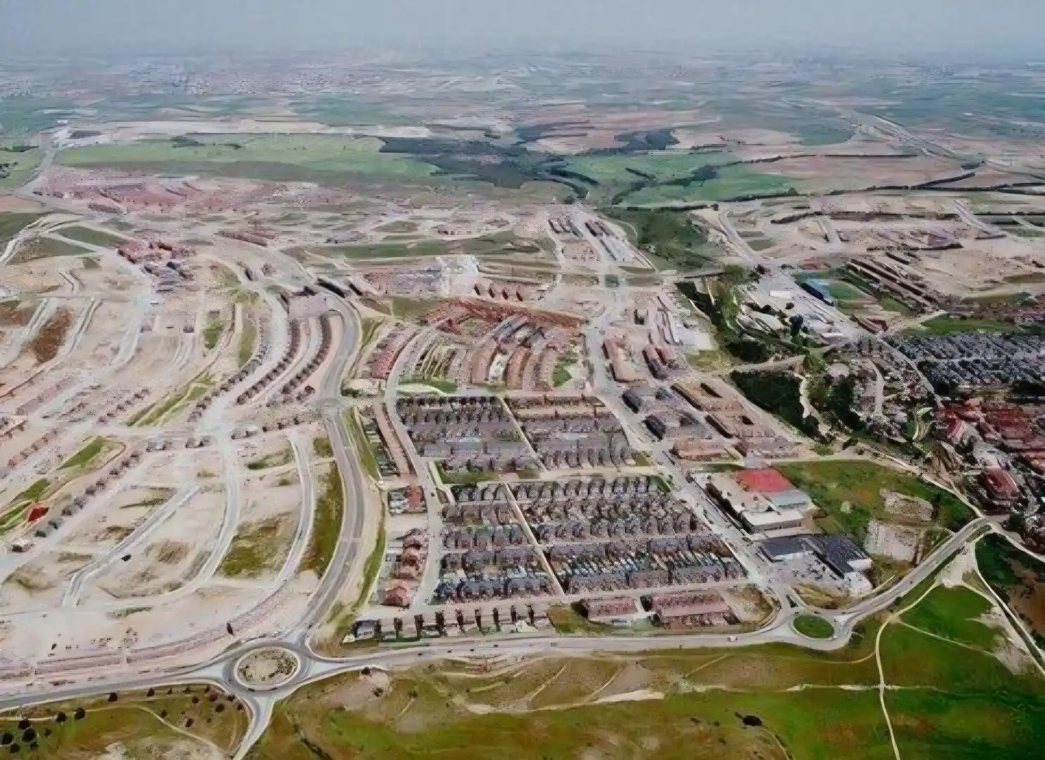 Vista exterior de Residencial en venta en Arroyomolinos (Madrid)