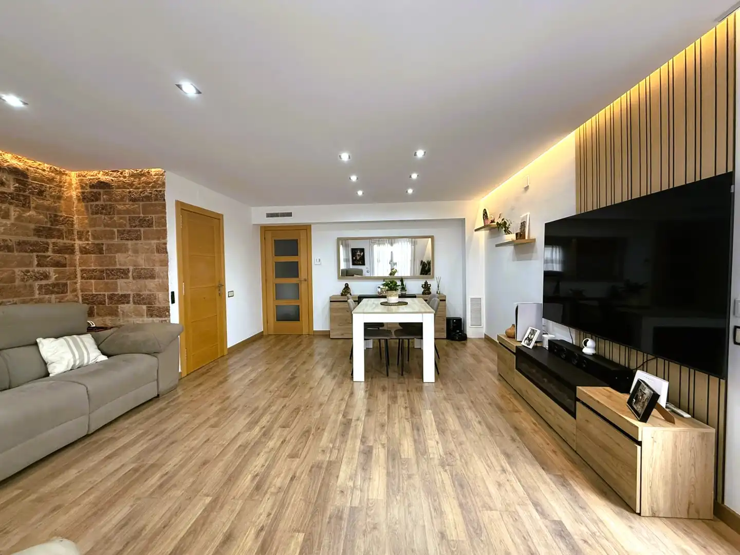Living room of Duplexes for sale in Palau-solità i Plegamans  with Air Conditioner, Heating and Parquet flooring