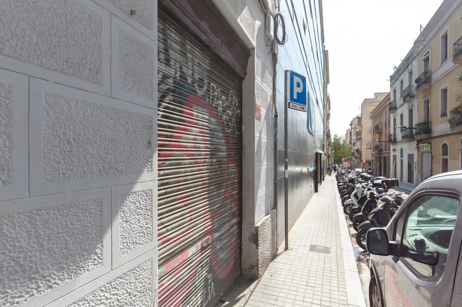 Vista exterior de Planta baja en venta en Barcelona con Terraza, Amueblado y Balcón