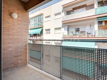 Piso con balcón en venta en Carrer de la Pau