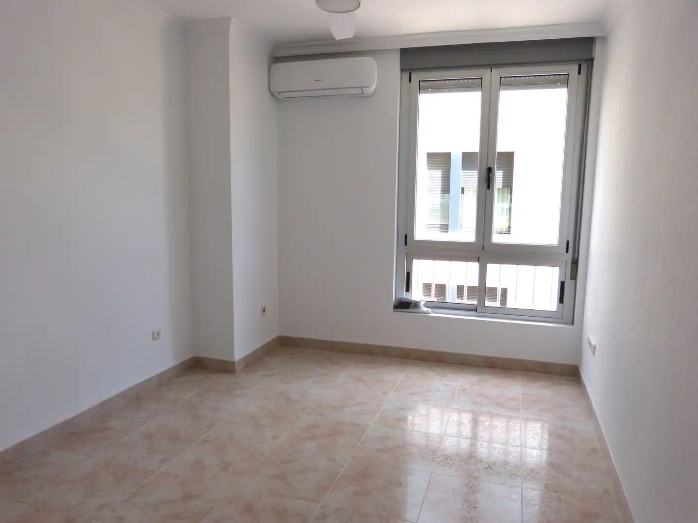 Flat for rent in Calle Navarro Rodrigo, Centro