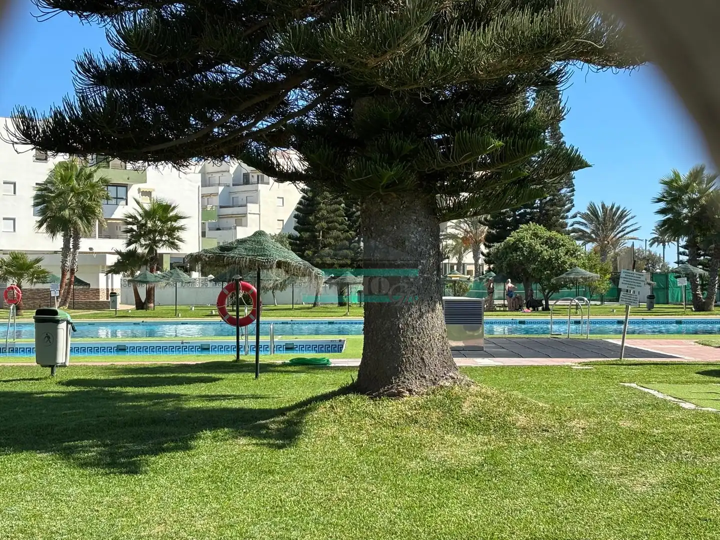Schwimmbecken von Wohnung zum Verkauf in Salobreña mit Klimaanlage, Terrasse und Möbliert