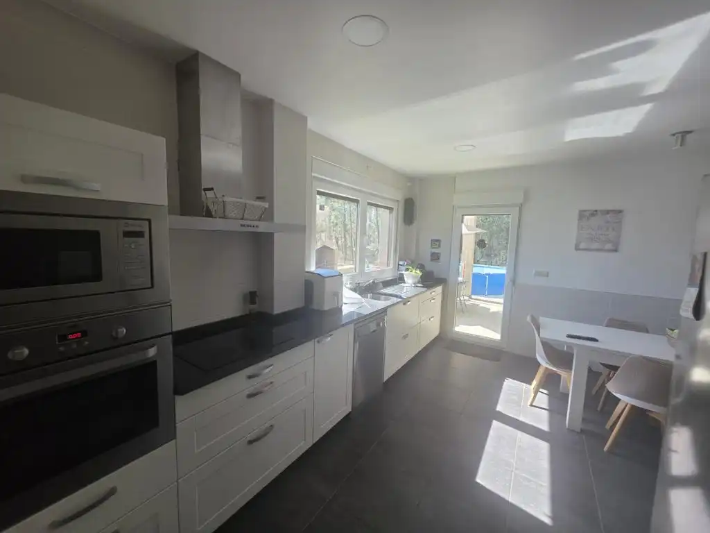 Cocina de Casa o chalet en venta en Boiro con Calefacción, Jardín privado y Parquet