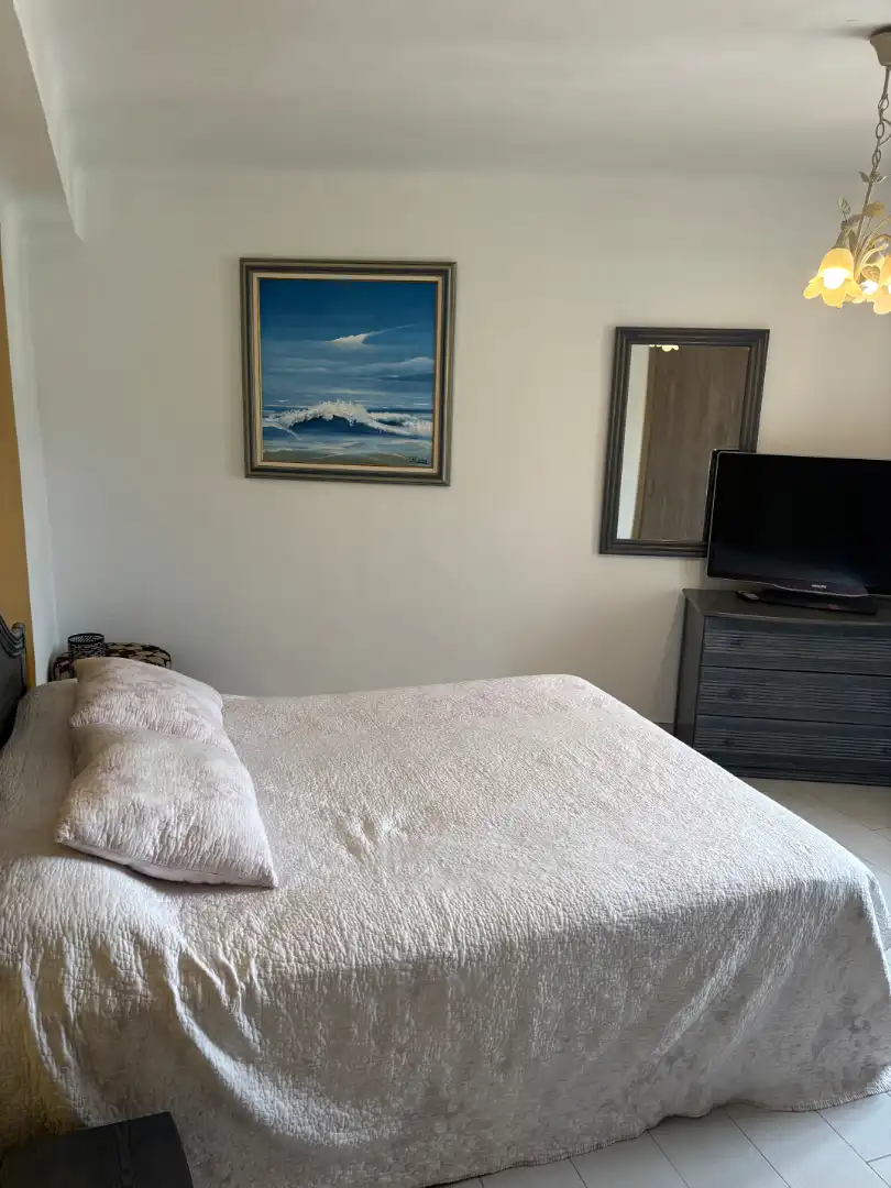Dormitori de Apartament de lloguer en Castell d'Aro, Platja d'Aro i s'Agaró amb Moblat, Rentadora i Balcó