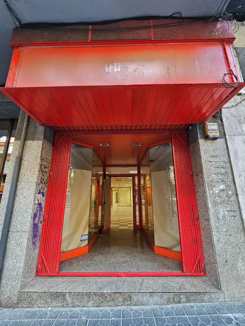 Local comercial en alquiler en Avinguda de Prat de la Riba 27, imagen 4
