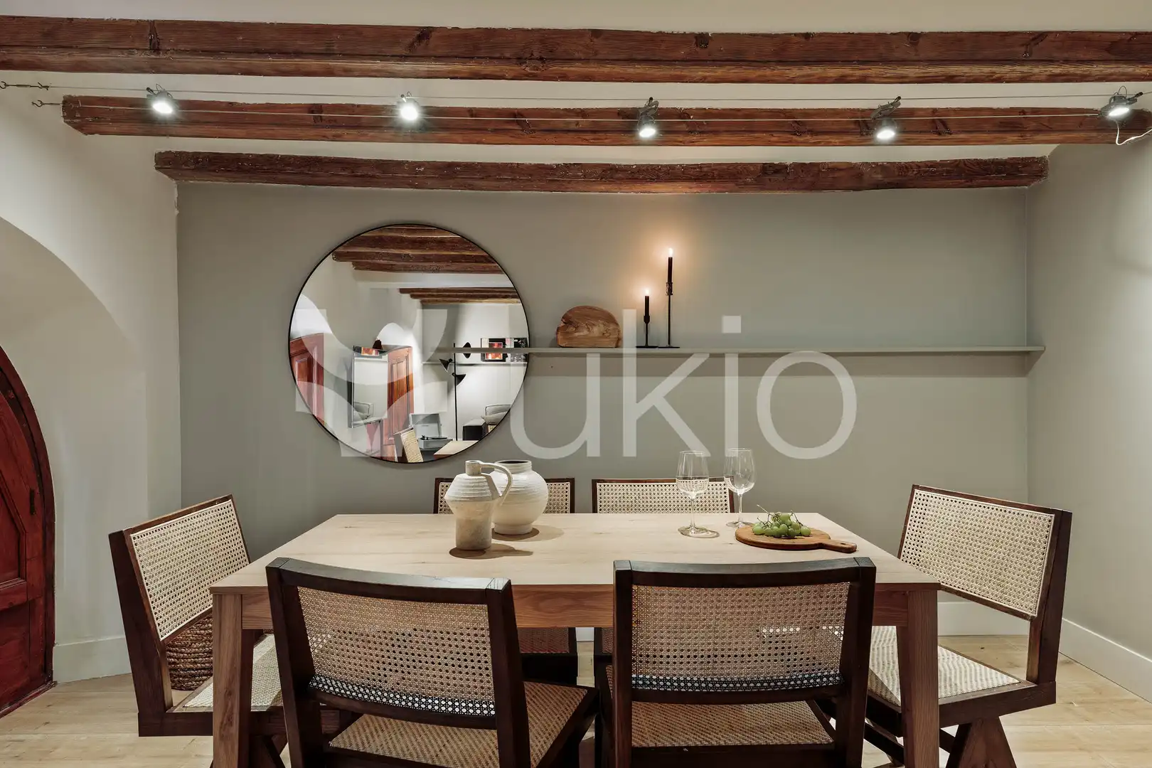 Comedor de Apartamento de alquiler en Barcelona con Aire acondicionado, Calefacción y Amueblado