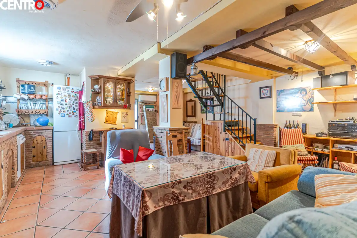 Casa o chalet en venta en La Zubia con Aire acondicionado, Calefacción y Jardín privado