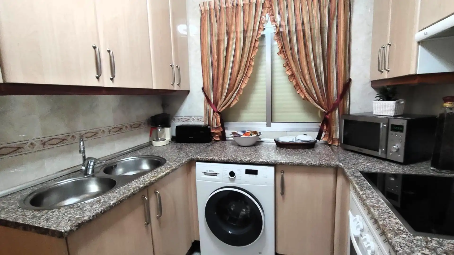 Cocina de Piso de alquiler en Plasencia con Aire acondicionado, Terraza y Amueblado