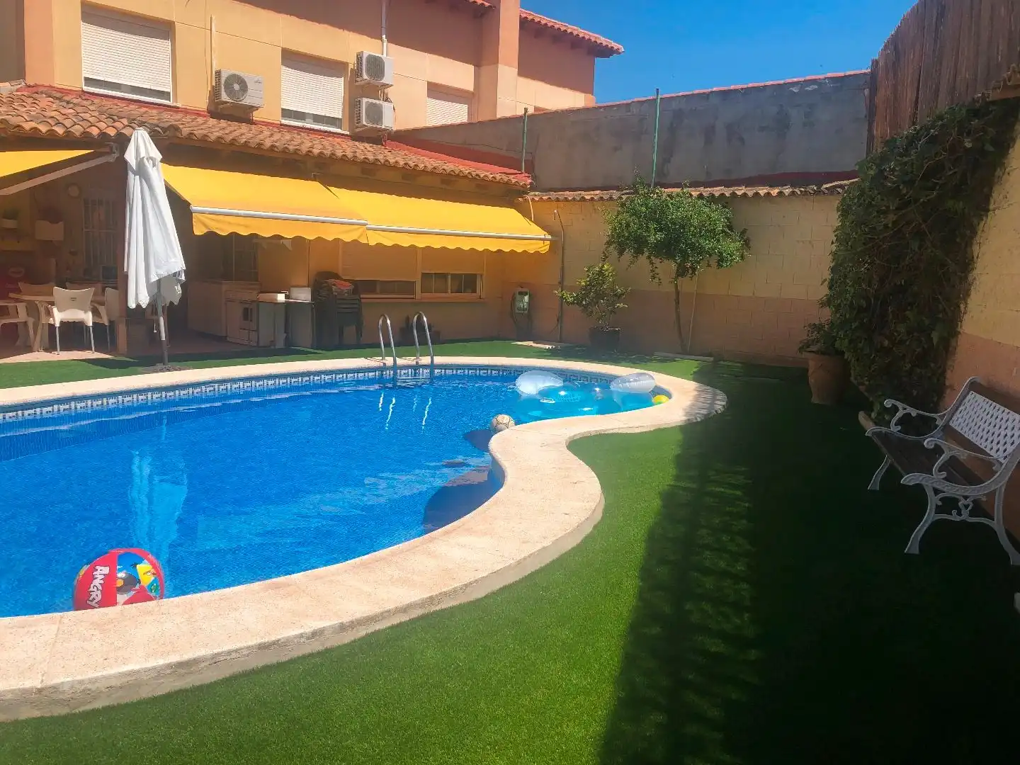 Swimming pool of Houses for sale in Alcázar de San Juan  with Air Conditioner, Heating and Private garden