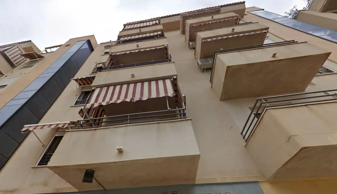 Außenansicht von Wohnung zum Verkauf in Vélez-Málaga mit Heizung und Terrasse